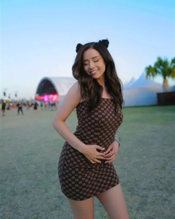 need a bud to give me Joi as sexy queen pokimane