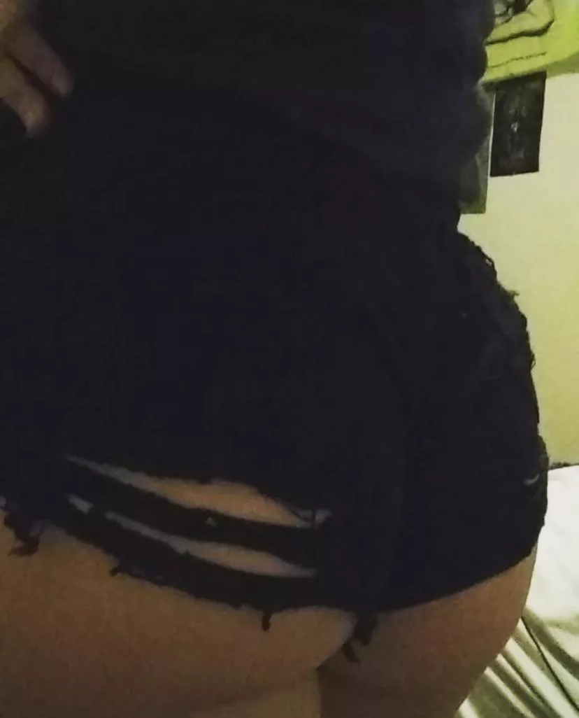 Need a Bull to cuck me