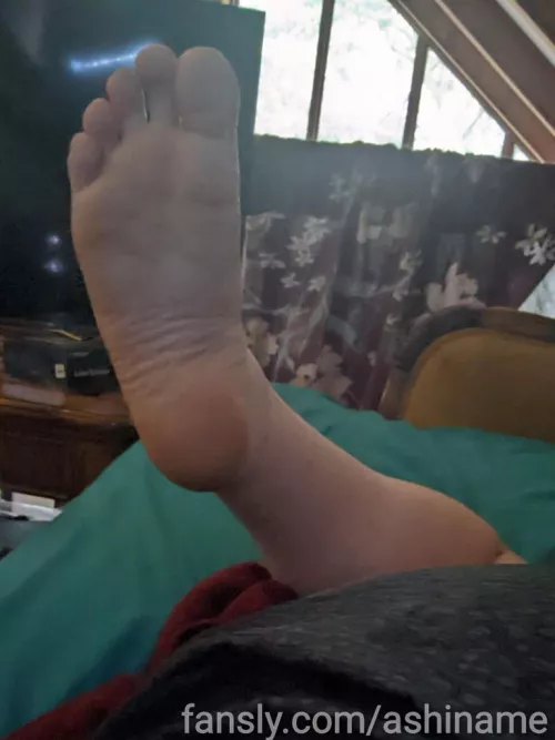 Need some hangover foot rubs and worship ๐ฅบ