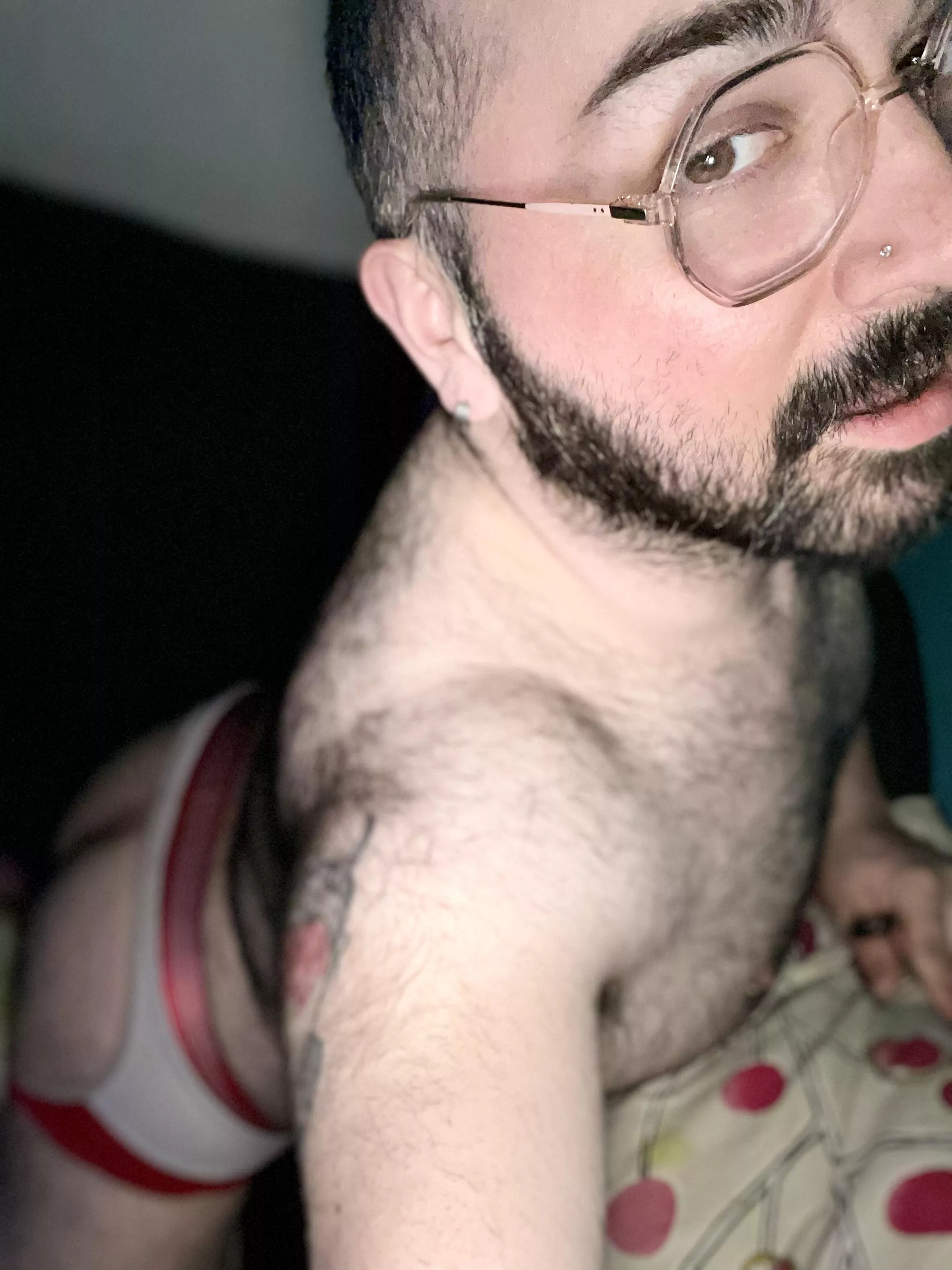 Need someone to get high with…DMs open 😘