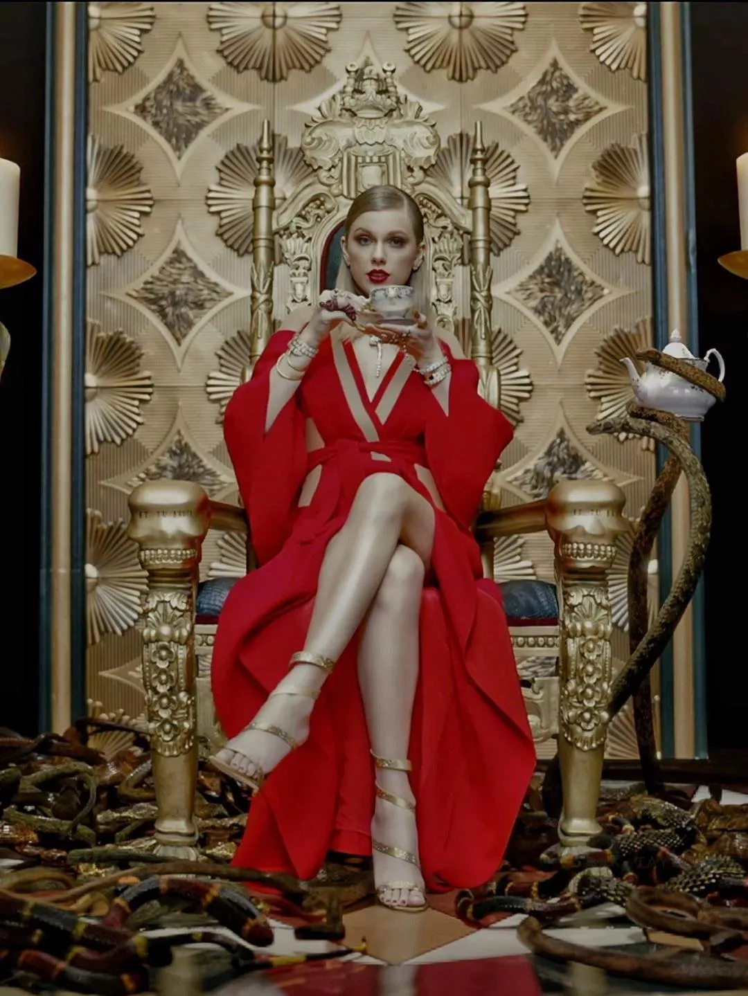 Need to worship Goddess Taylor ASAP Need to worship Goddess Taylor ASAP