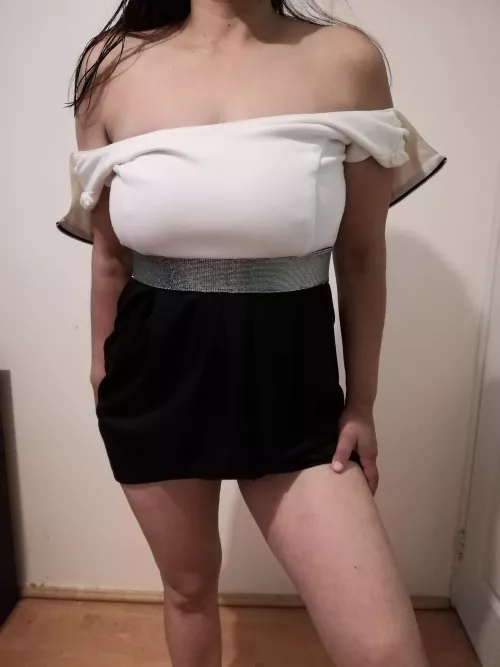 need your help with the zipper