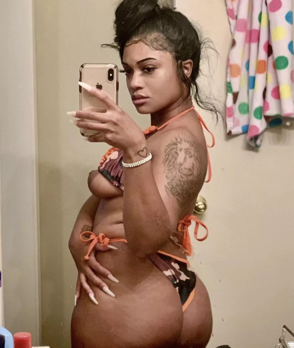 needing this fat black ass of mines gripped and smacked red right about now 😩👅🥰 KlK// FineAssSub