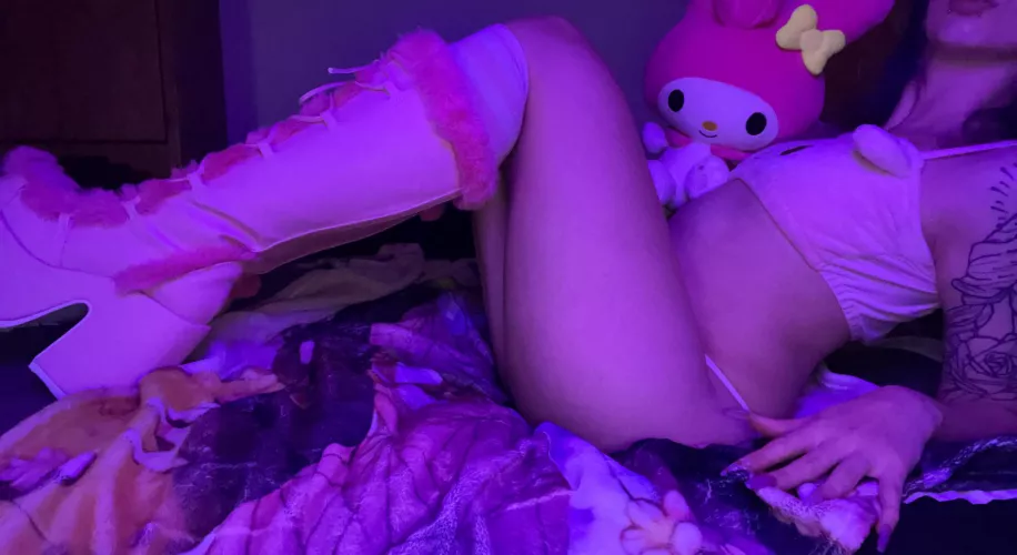 New creator hereβ£οΈ emo/alternative, gauged, tatted, pierced, purple hair, blue eyes<3 LINK BELOW!!