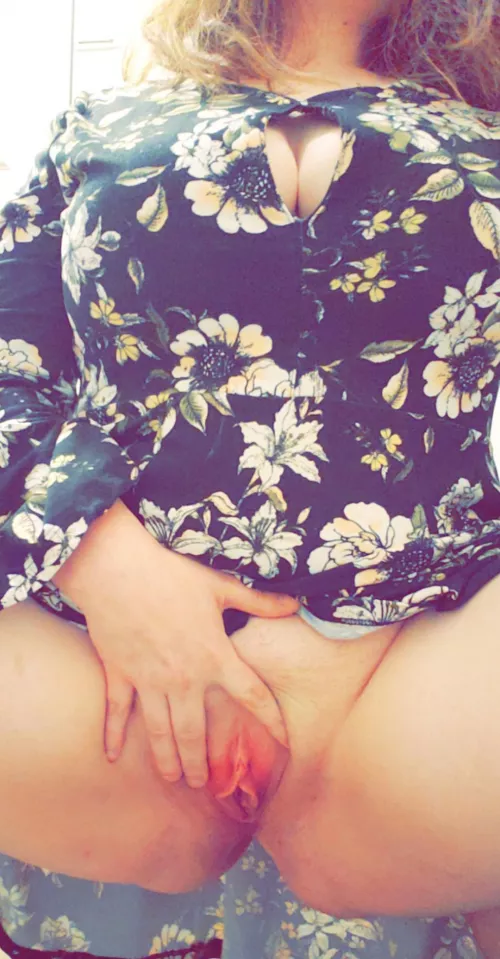 New here but not new to reddit. Im Bi, hope you all enjoy 😉