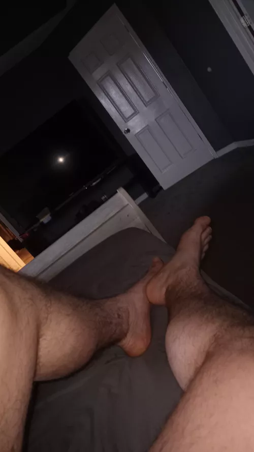 New to OF!! Cum check out my feet and sexy dad bod!! maybe for some 💰 you can see my 🍆