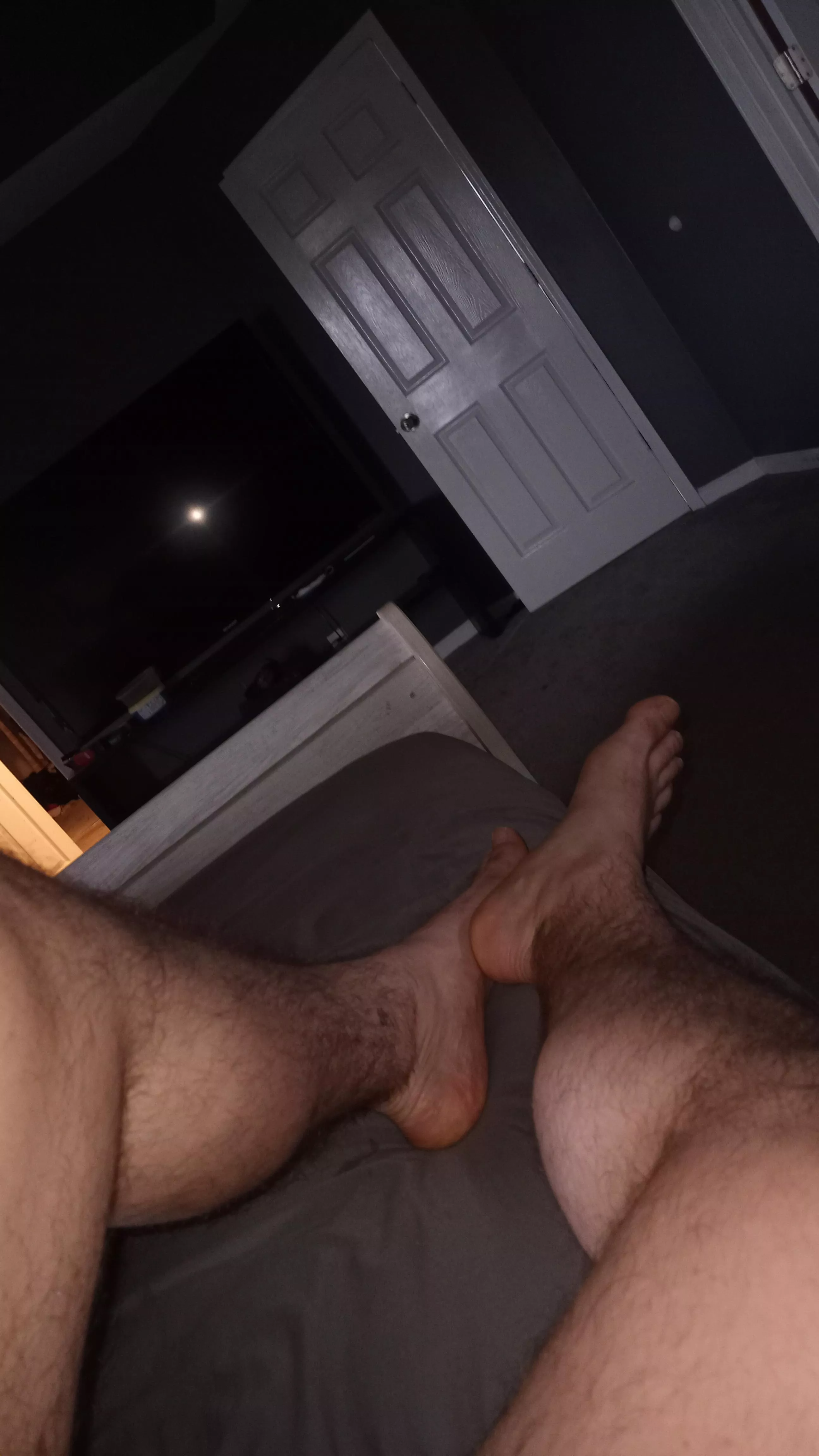New to OF!! Cum check out my feet and sexy dad bod!! maybe for some 💰 you can see my 🍆