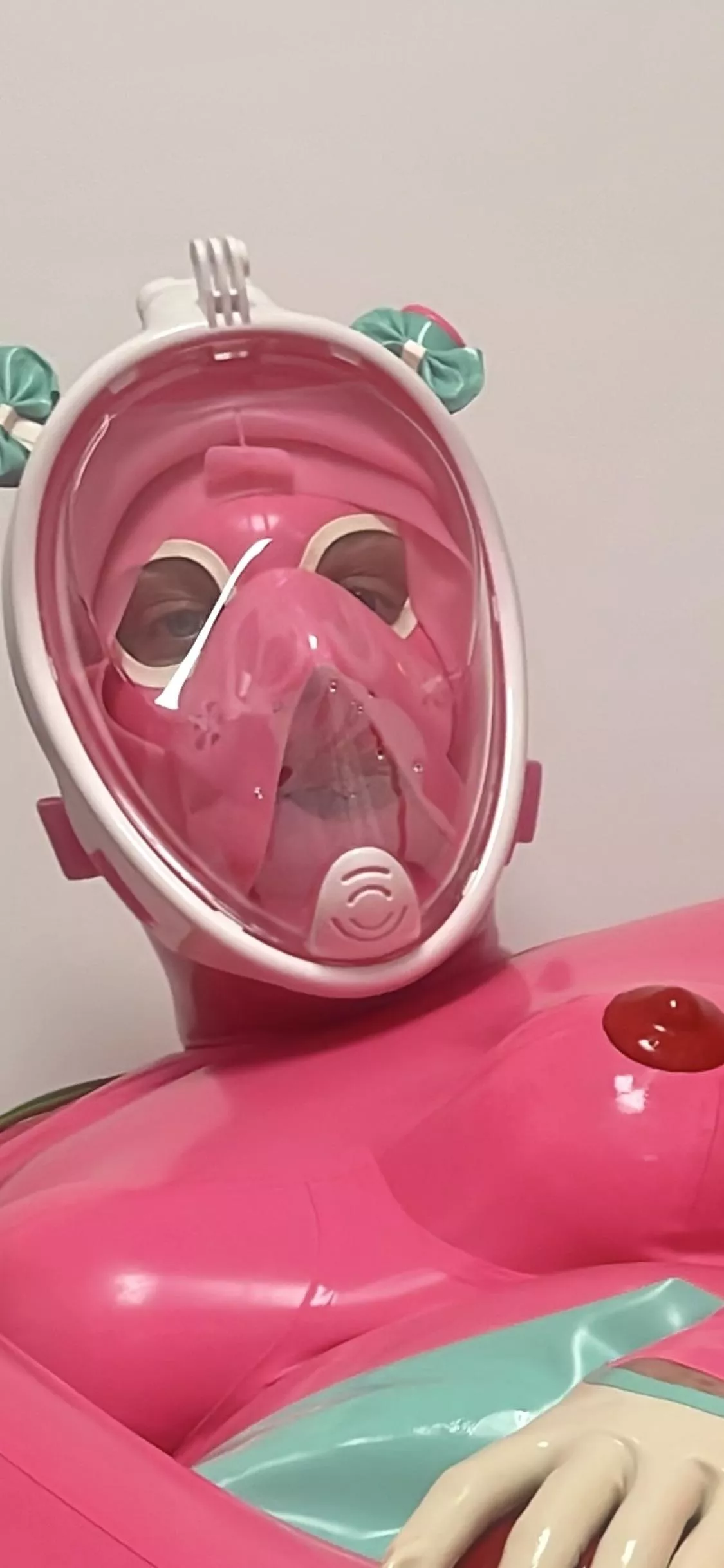 No black rubber though. It is pink latex! But just as breath taking and the sweat runs to the same extent! What’s your opinion on this?