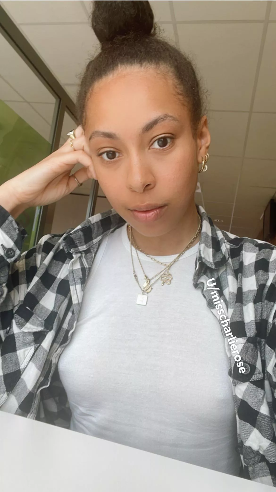 No bra & no make up. Still cute?