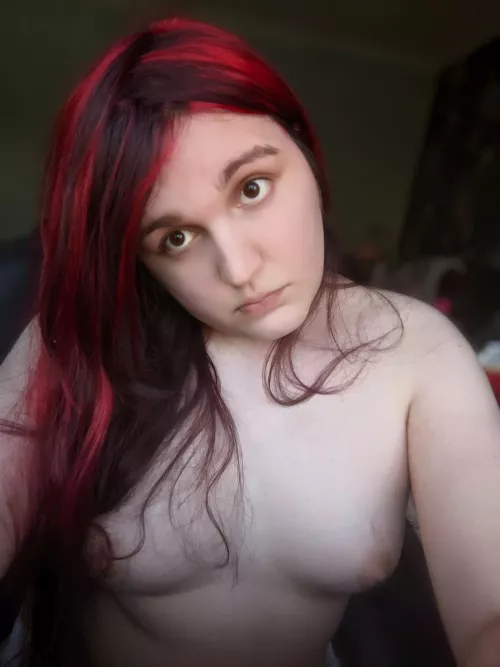 No make-up and thicc but hopefully ya'll won't mind ><