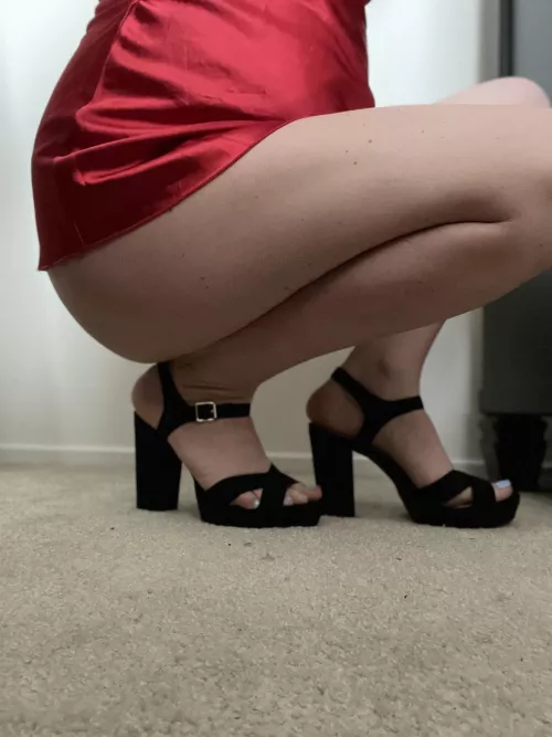 Not much of the belly in this pic but damn do I feel sexy as ever 😍