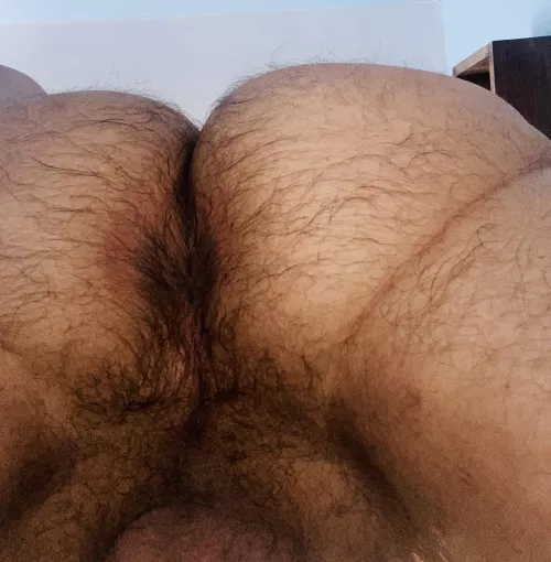 Not really sure why I like this pic, but I do. 🤷🏻‍♂️ Post shower hole. 😈😏