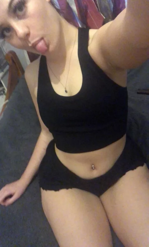 Not the best quality photo but the weather was so good today so crop top and flowy shorts for pyjamas since it’s still hot!!