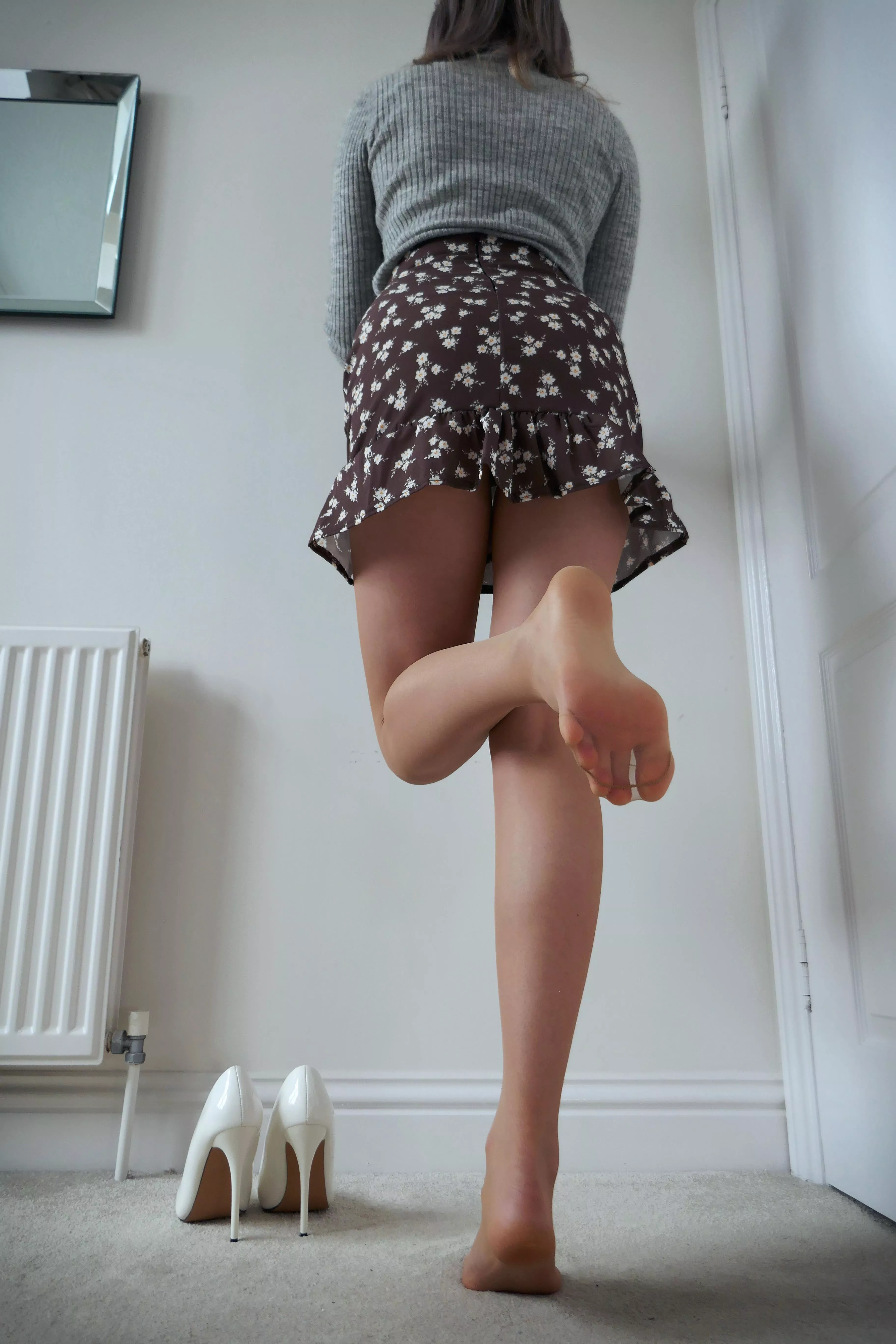 Nothing beats the cuteness of miniskirts and pantyhose ☺️… x