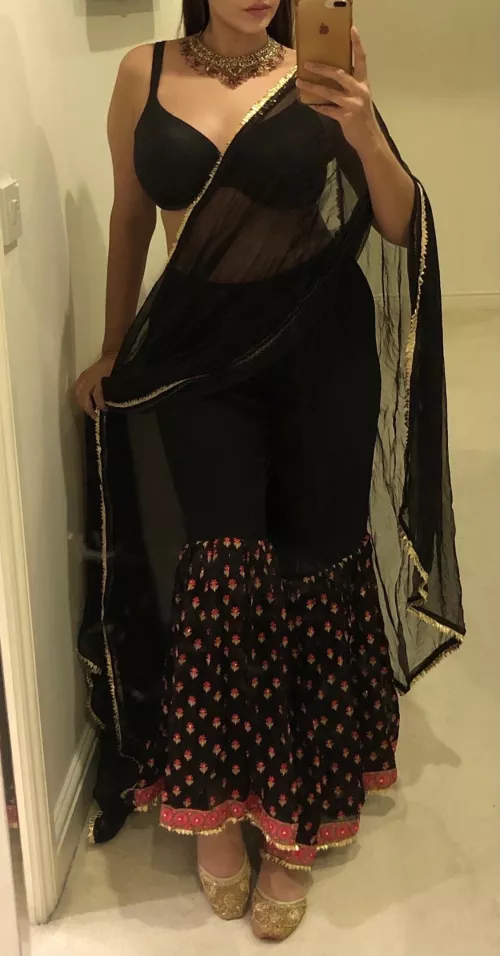 Nothing beats wearing something traditional...šš British Punjabi Indian