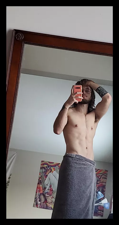 nothing better than a hot shower then some play time 👅