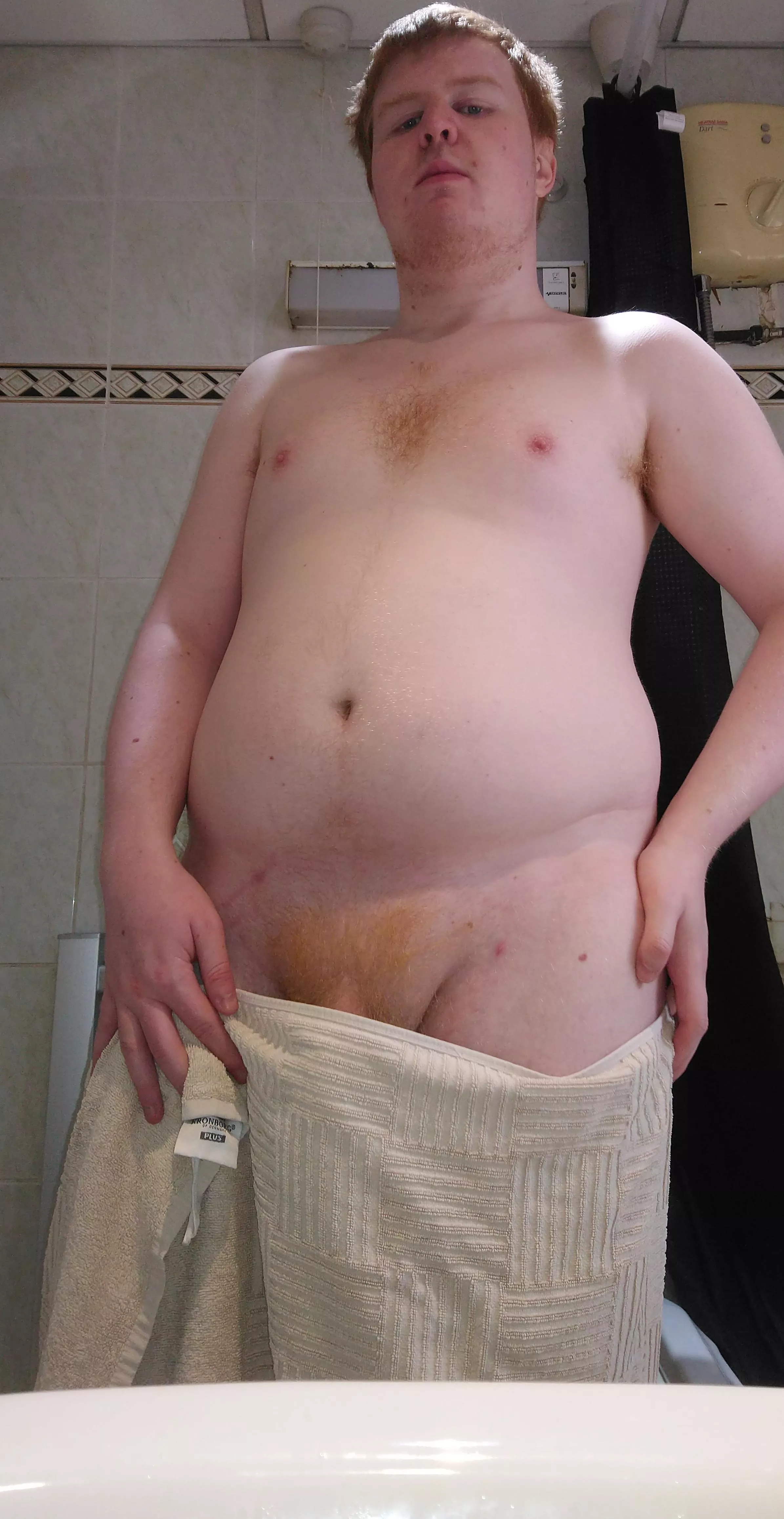 Nothing better than a nice resting point after a cold trek through the open world. 24/Enby.