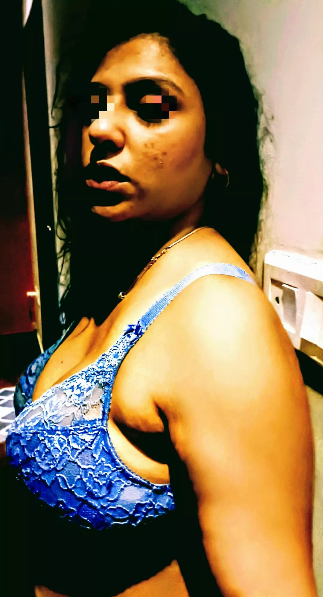 NSFW. Wanna grab this mom's 36 DD breasts and kiss her?