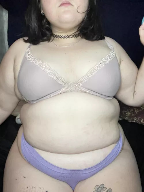 [OC] beautiful curvy bbw 🤍 i am 18 and i love to have fun 🥰