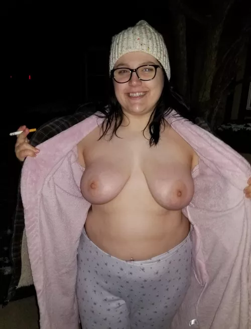 [OC] my [F]26 wife joined me for a chilly smoke
