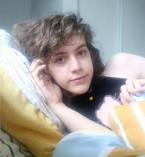 oh? hi there bed friend!