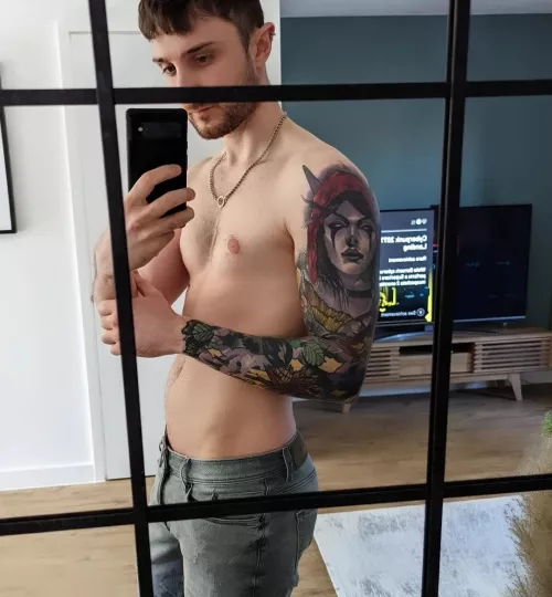 okay I'm officially addicted to cyberpunk. also gym progress update 👇