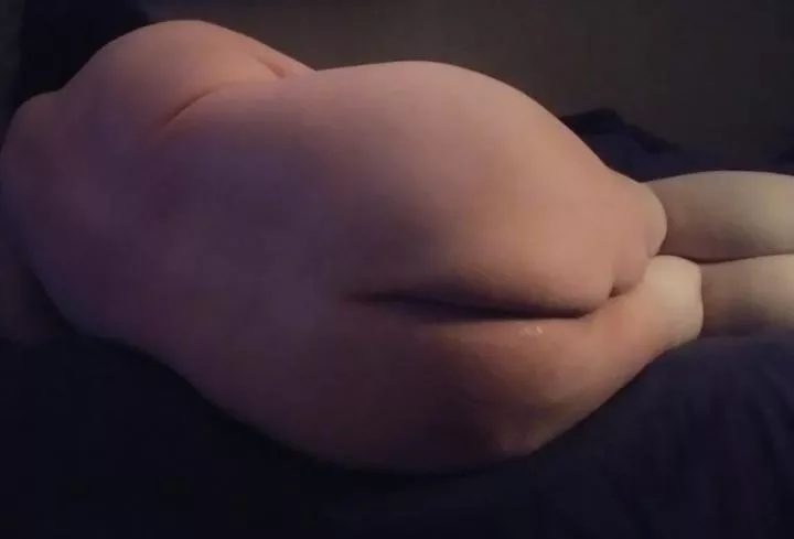 older chub bottom sub looking for his younger top