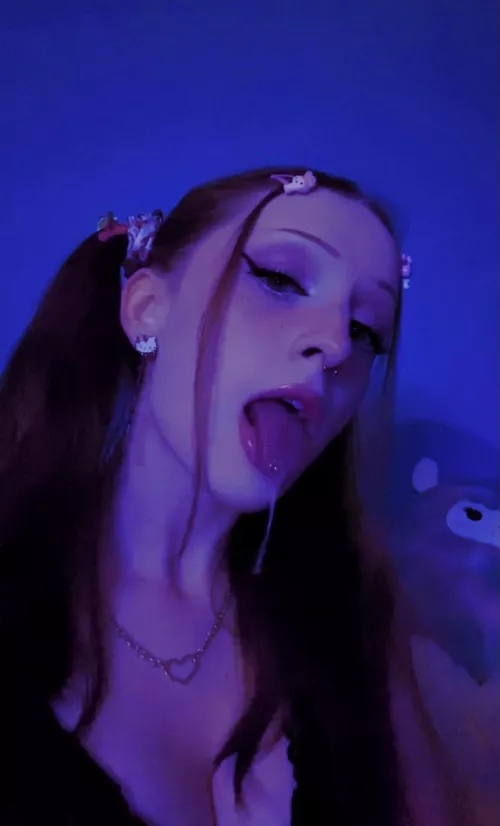 on my tongue please 💗