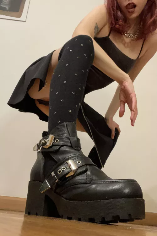 On your knees, slave 🖤😏 [oc] @dellarux