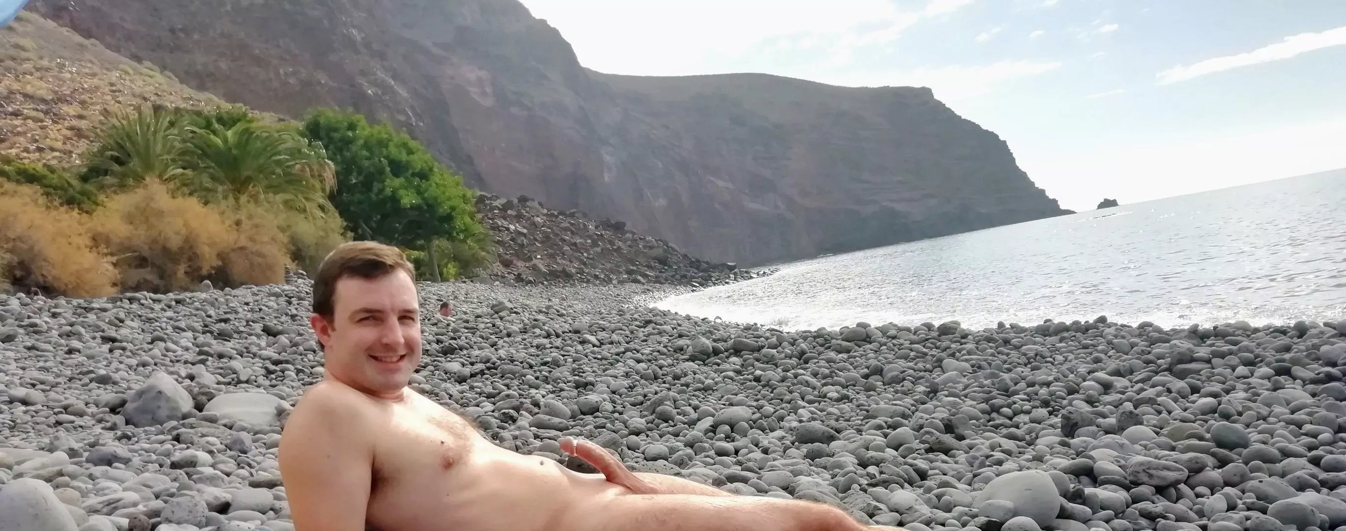 One of my fav holiday snaps. Think I'd love it more as a drawn/painted artwork!