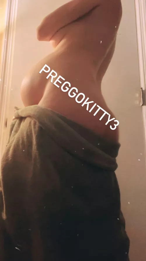 Only 5 days till my due date💖 don’t you wanna have fun before I pop?