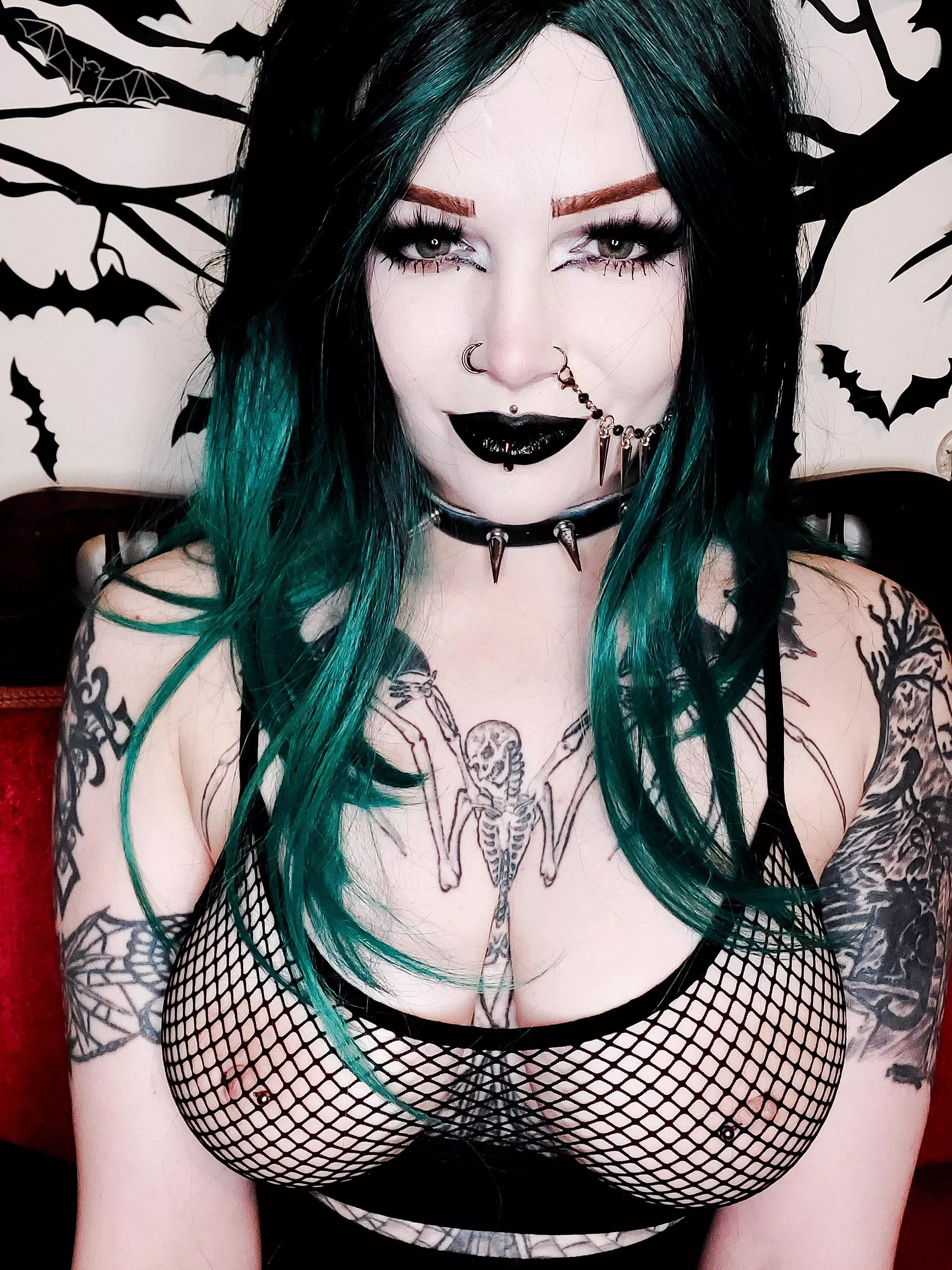 ooph this top isn't supportive. care to lend a hand? 😜