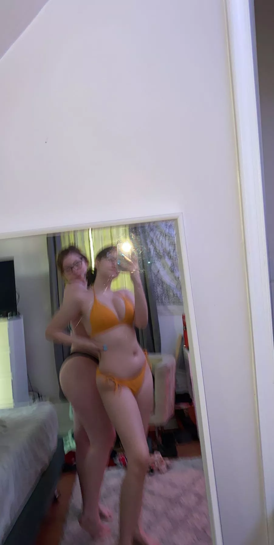 Orange or black? 😍