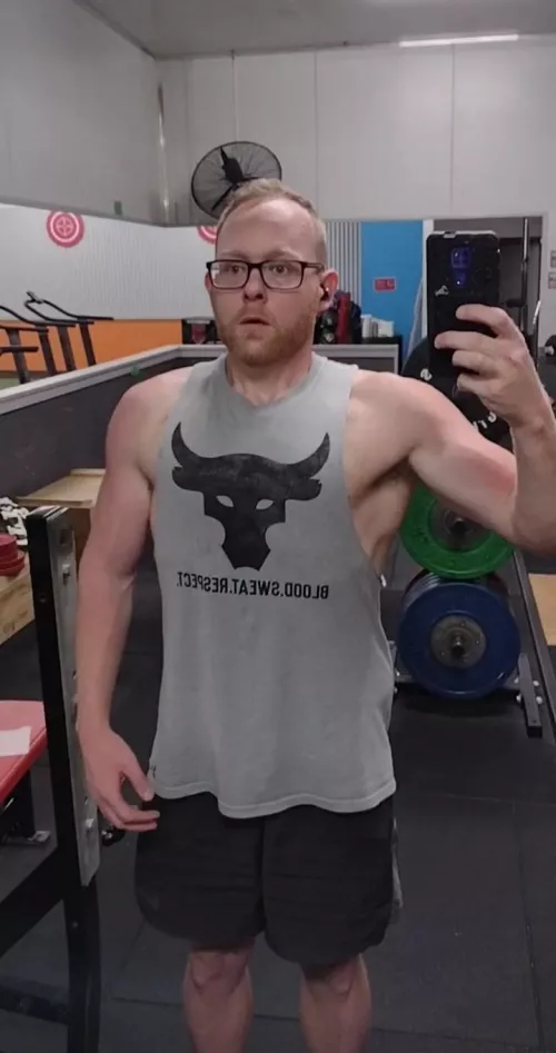 Out here searching for a gay bro irl to wrap these around 😜