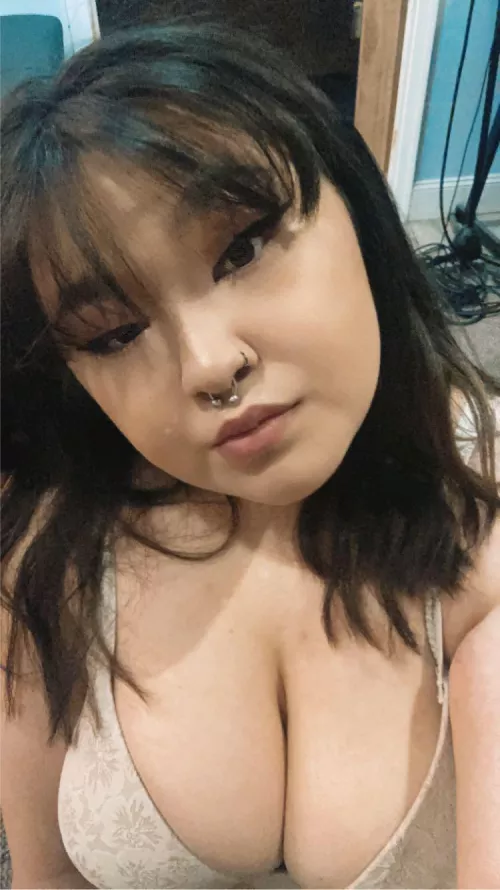 peaking out 😳👀