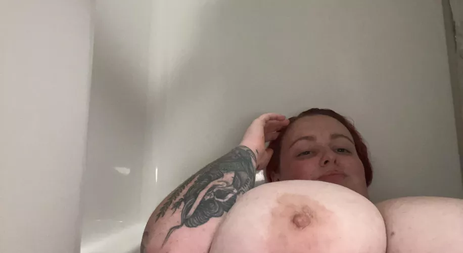 peek a boob