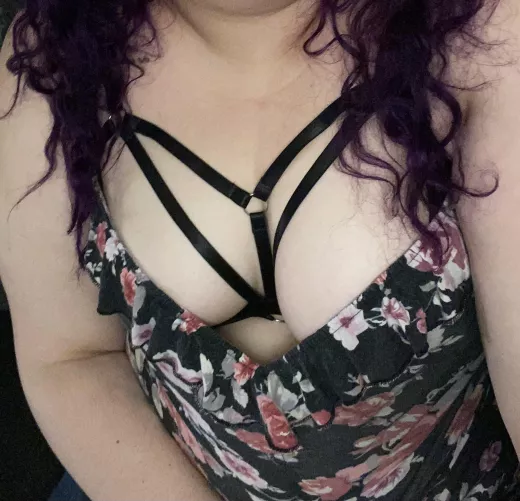 Peekaboo 😘 (f,26)