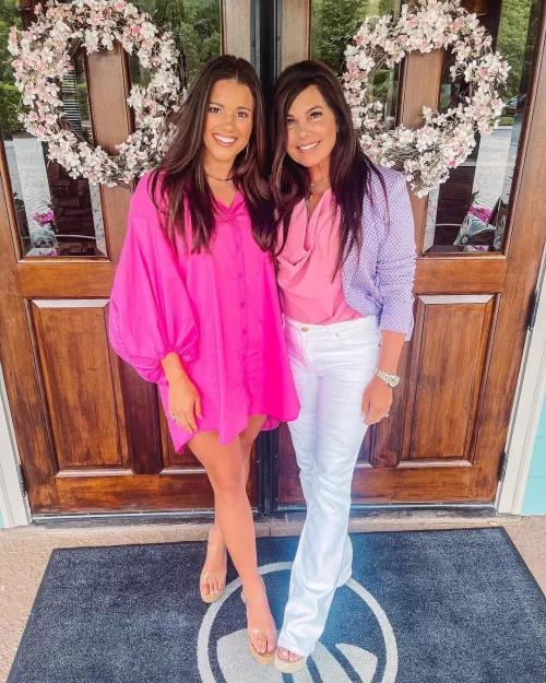 Peyton (L) or Lisa (R)?