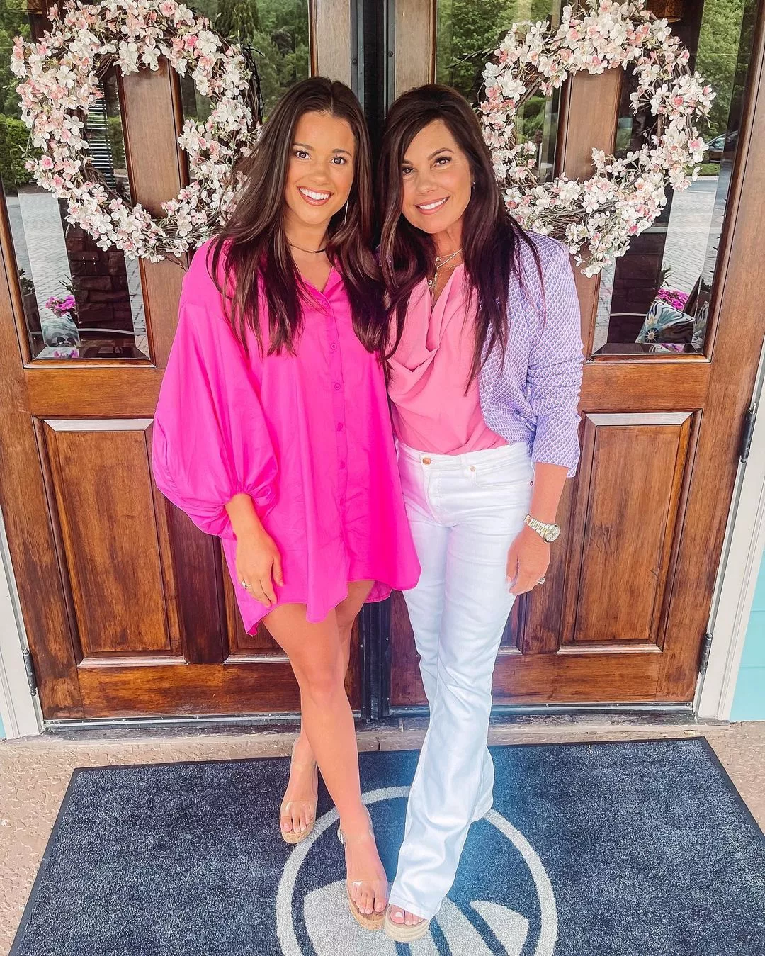 Peyton (L) or Lisa (R)?