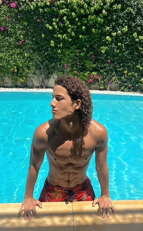 Pictures submitted by fashion model ✨️ Khaled