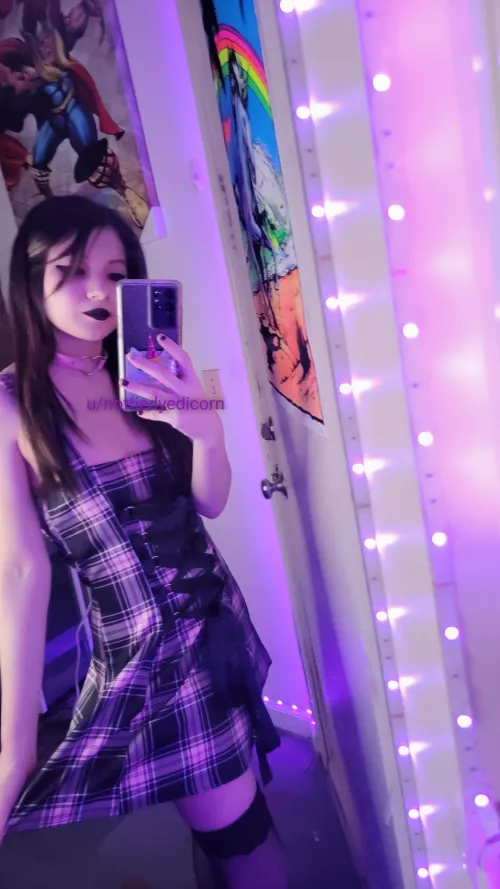 pink is still a nice color for collars