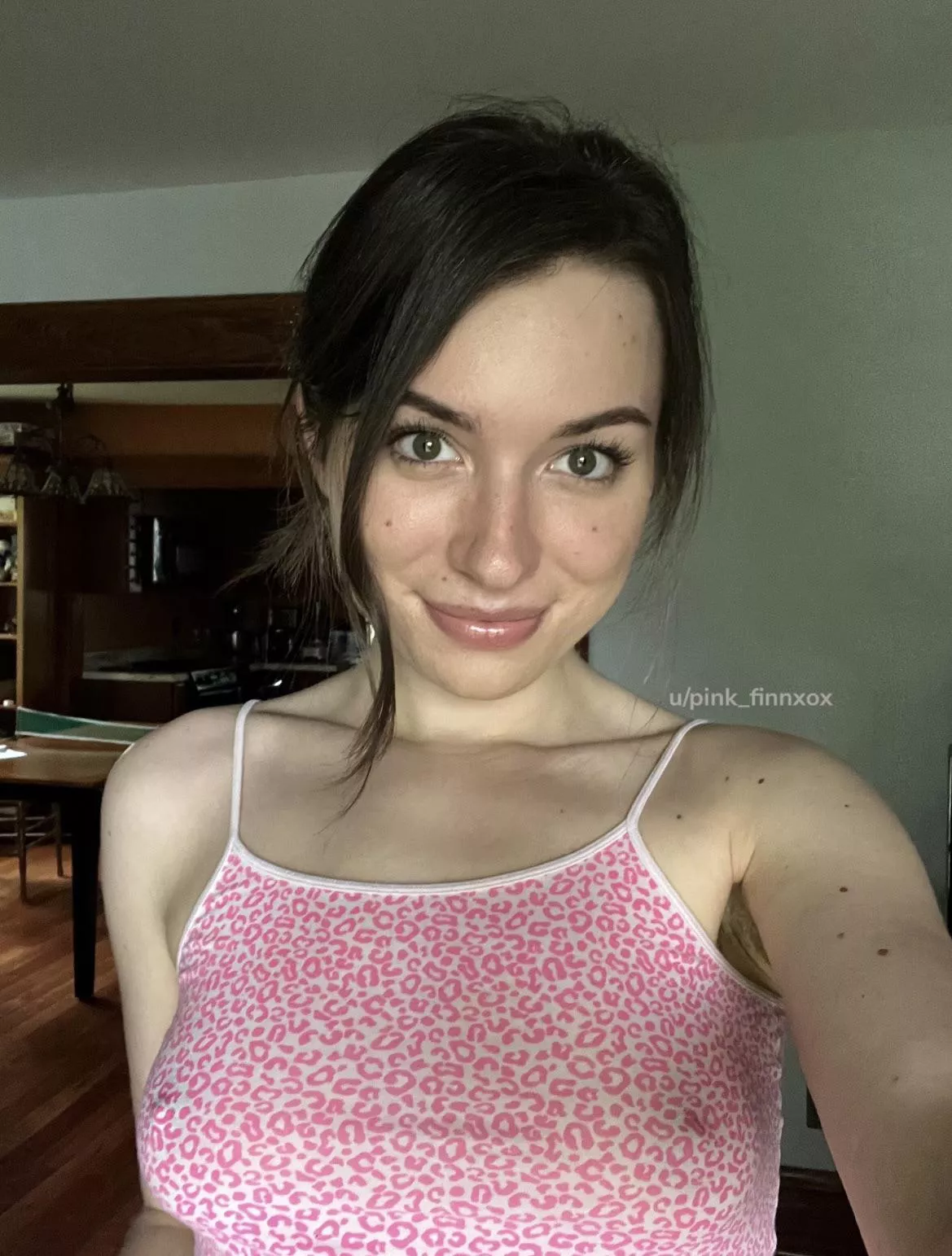 Pink_finnxox. braless. 