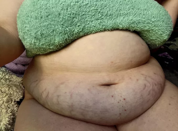 please someone stuff my belly 🐮