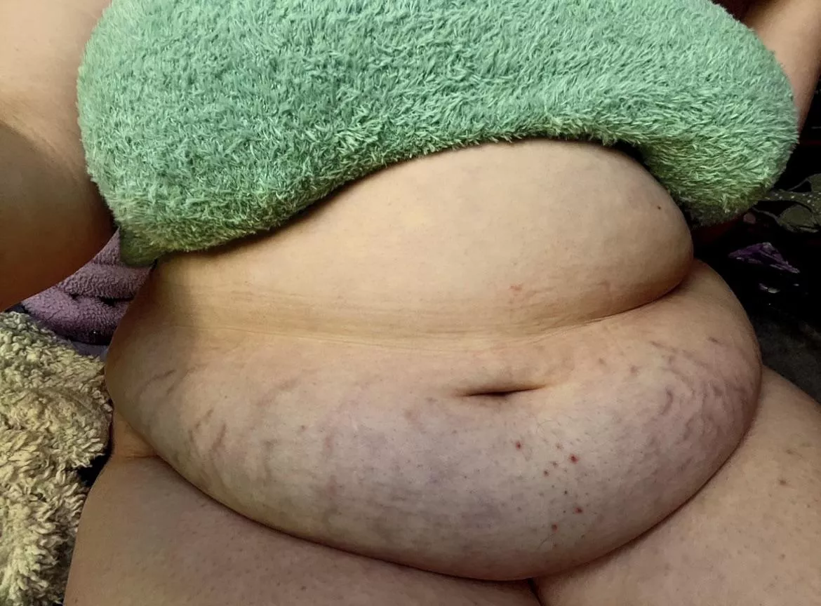 please someone stuff my belly 🐮