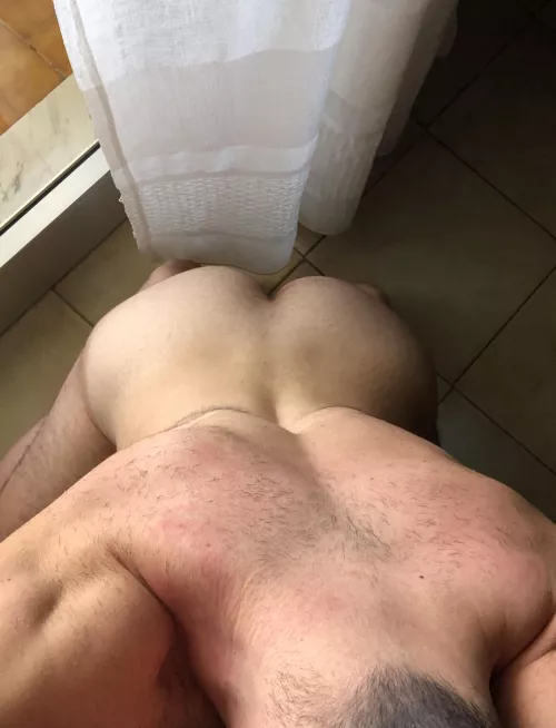 pm me, i’m in need of 🍌