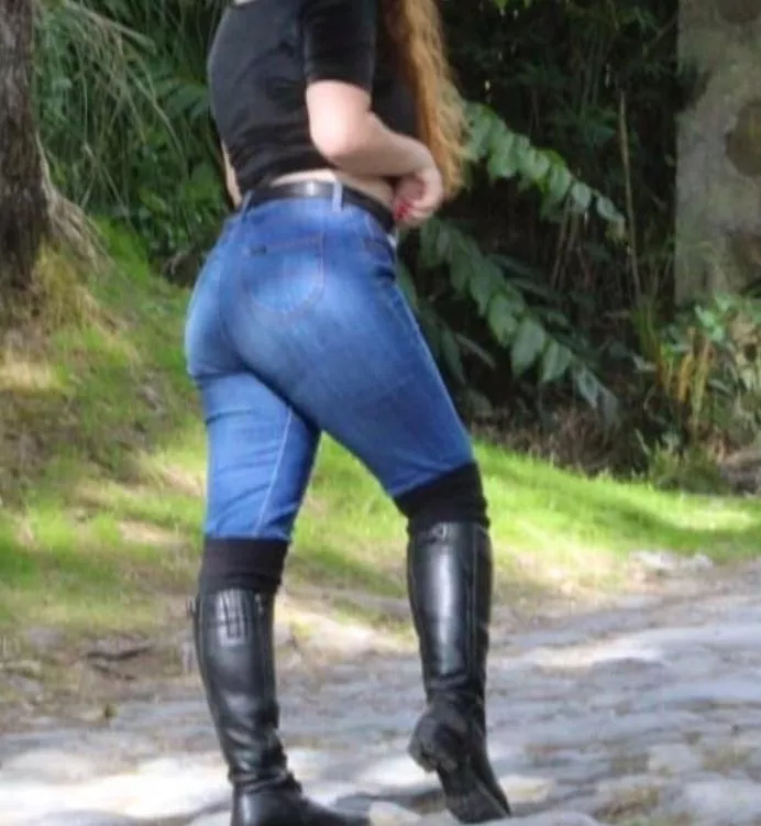 Polish my boots, preferably with your tongue 🧁🍒