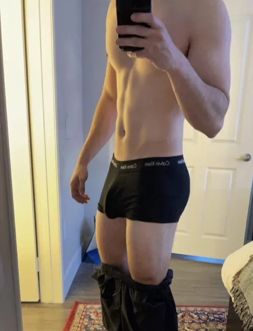 Post gym hang 😇 DM if you want to see it