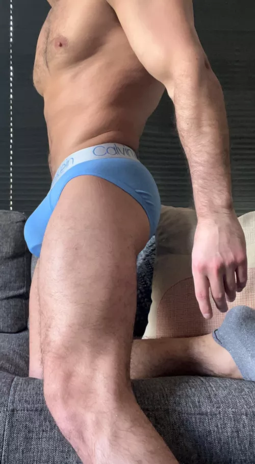 Post leg day, could use a rub down. Anyone willing to help? (M)