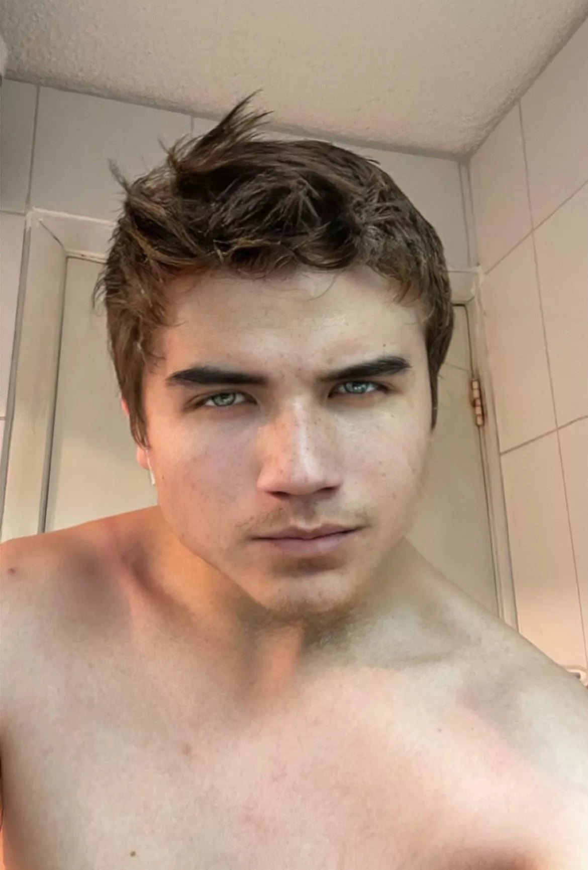 Post shower selfie 💦