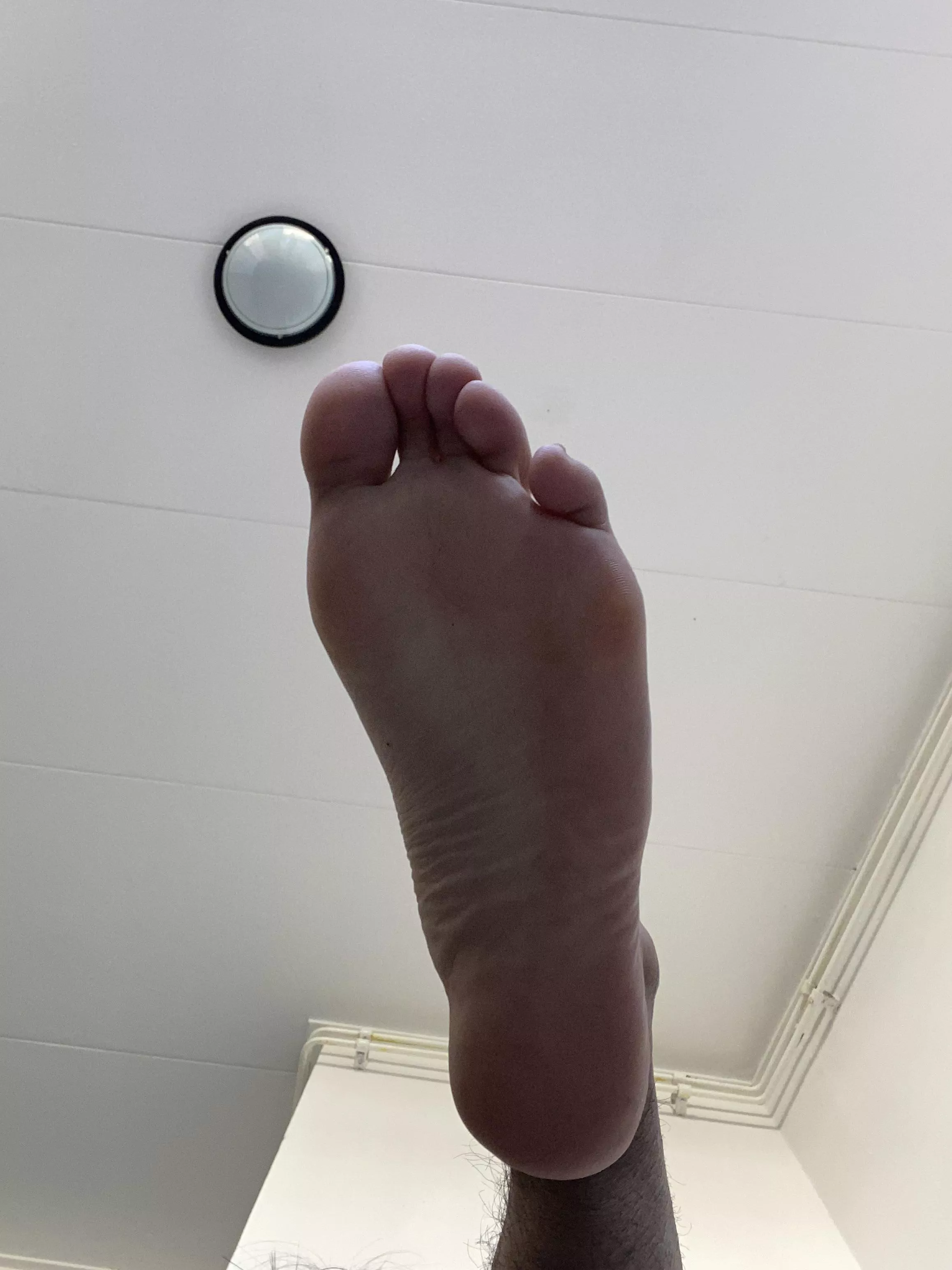 Pov: your about to worship my Asian feet 😈